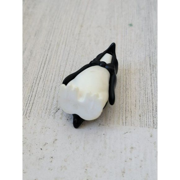 Miniature tuxedo penguin Arctic Zoo toy figure - Picture 5 of 5